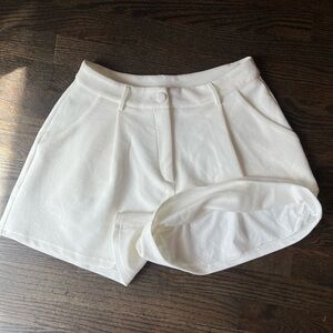 Ivory White High Waisted Pleated Tailored Dress Shorts Lined Size M 28 Waist